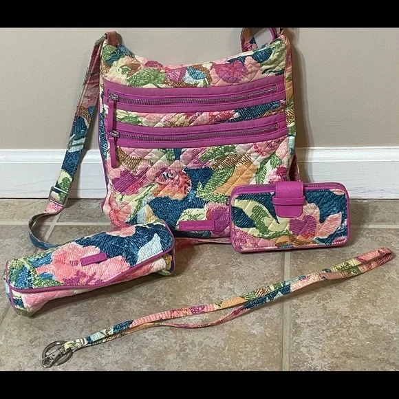 Vera Bradley 4pc bundle s-l400.jpg main image 3